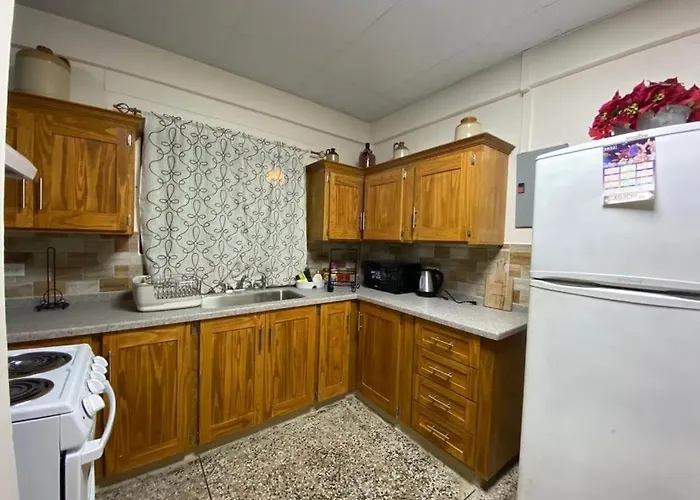 2 Bedroom Apartment Close To Pos