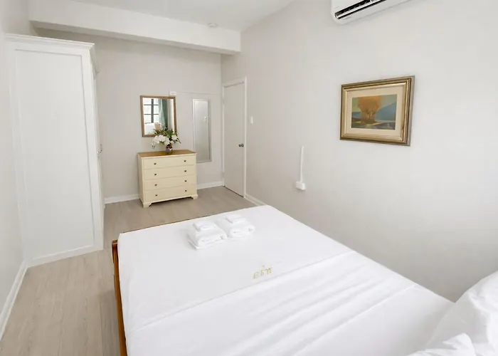 Mjs On The Savannah- Spacious 2-Bed Across From The Savannah
